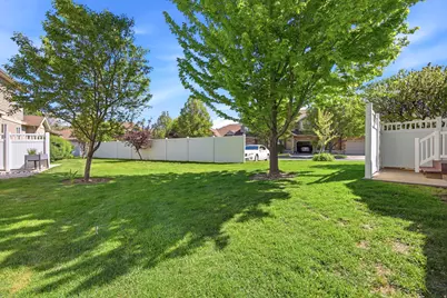 740 S Clearwater Ct, Layton, UT 84041 - Photo 24
