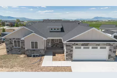 527 N 100 W, Hyde Park, UT 84318 - Photo 2