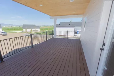 527 N 100 W, Hyde Park, UT 84318 - Photo 46