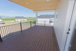 527 N 100 W, Hyde Park, UT 84318 - Photo 46