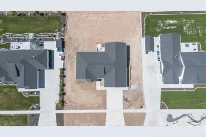 527 N 100 W, Hyde Park, UT 84318 - Photo 4