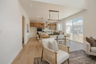 944 W Columbia Ct, Riverdale, UT 84405 - Photo 2