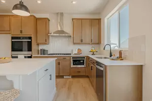 944 W Columbia Ct, Riverdale, UT 84405 - Photo 6