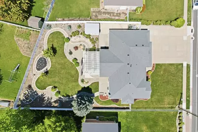 776 S Flint St W, Layton, UT 84041 - Photo 2