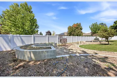 776 S Flint St W, Layton, UT 84041 - Photo 28