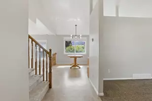 2290 N 1060 E, Lehi, UT 84043 - Photo 4