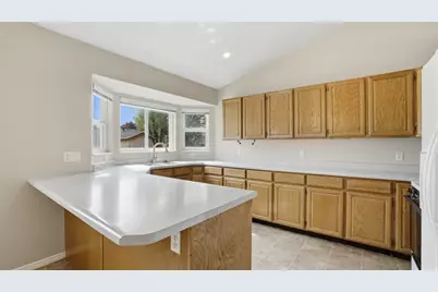 2290 N 1060 E, Lehi, UT 84043 - Photo 6