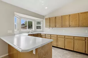 2290 N 1060 E, Lehi, UT 84043 - Photo 6