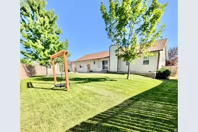234 W Georgia Ave N, Harrisville, UT 84404 - Photo 30