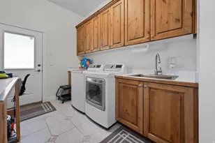 708 N Eagleridge Dr E, Bountiful, UT 84010 - Photo 46