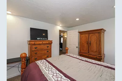 1833 N 350 E, Centerville, UT 84014 - Photo 52