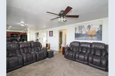 1833 N 350 E, Centerville, UT 84014 - Photo 18