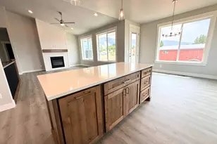 936 E 410 N, Hyde Park, UT 84318 - Photo 6