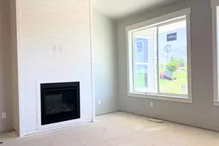 936 E 410 N, Hyde Park, UT 84318 - Photo 4
