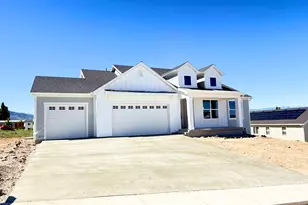 936 E 410 N, Hyde Park, UT 84318 - Photo 2