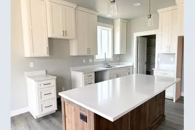 936 E 410 N #183, Hyde Park, UT 84318 - Photo 10