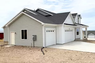 936 E 410 N, Hyde Park, UT 84318 - Photo 2