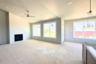 936 E 410 N, Hyde Park, UT 84318 - Photo 4