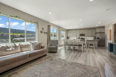 537 W Flora Dr, Saratoga Springs, UT 84045 - Photo 4