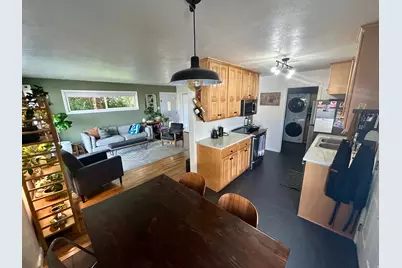 1916 E La Cresta Dr, Cottonwood Heights, UT 84121 - Photo 10