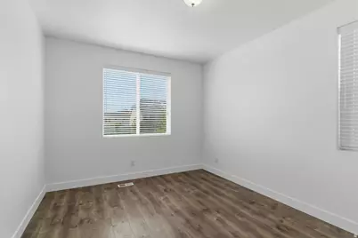 1372 S Homestead Ln, Syracuse, UT 84075 - Photo 16