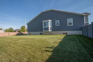 1372 S Homestead Ln, Syracuse, UT 84075 - Photo 26