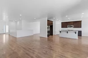 1372 S Homestead Ln, Syracuse, UT 84075 - Photo 4