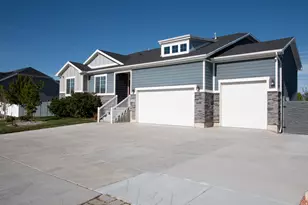 1372 S Homestead Ln, Syracuse, UT 84075 - Photo 2