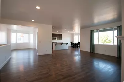 1372 S Homestead Ln, Syracuse, UT 84075 - Photo 4