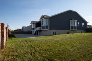 1372 S Homestead Ln, Syracuse, UT 84075 - Photo 46