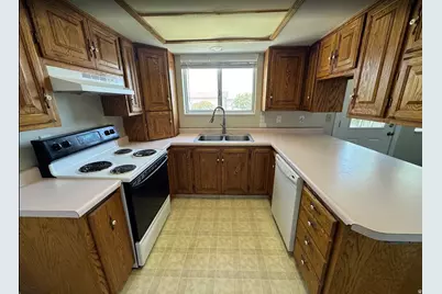 515 S 400 W, Ferron, UT 84523 - Photo 28