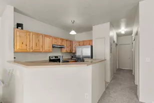 8476 S Ivy Ln, West Jordan, UT 84081 - Photo 6