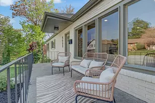 4600 S Creekview Dr, Murray, UT 84107 - Photo 2
