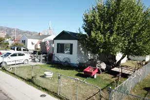 140 E Carson Ave S, East Carbon, UT 84520 - Photo 20