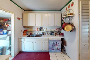 140 E Carson Ave S, East Carbon, UT 84520 - Photo 2