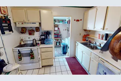 140 E Carson Ave S, East Carbon, UT 84520 - Photo 4