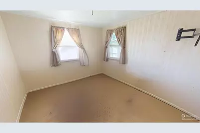 140 E Carson Ave S, East Carbon, UT 84520 - Photo 8