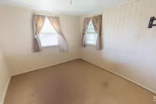 140 E Carson Ave S, East Carbon, UT 84520 - Photo 8