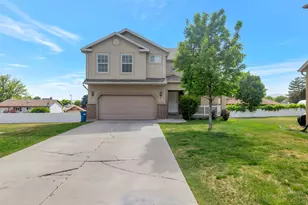848 S Apple Grove Ln, Pleasant Grove, UT 84062 - Photo 2