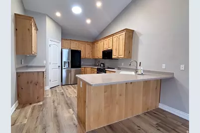 928 W 20 N, Orem, UT 84057 - Photo 10