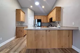 928 W 20 N, Orem, UT 84057 - Photo 8