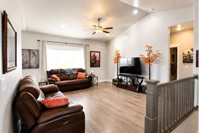 1139 E 200 S, Santaquin, UT 84655 - Photo 2