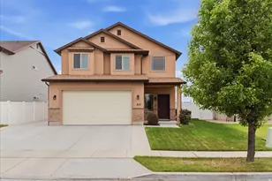 937 Farnham Dr, North Salt Lake, UT 84054 - Photo 2