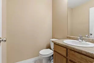 937 Farnham Dr, North Salt Lake, UT 84054 - Photo 14