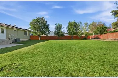 330 N 250 W, Smithfield, UT 84335 - Photo 8