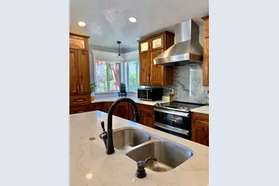 5119 Pine Laurel Ln W, West Jordan, UT 84081 - Photo 10