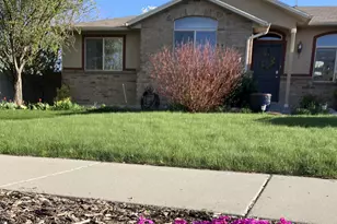 5119 Pine Laurel Ln W, West Jordan, UT 84081 - Photo 4
