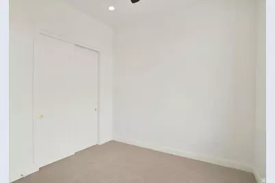 990 N Manen St, Washington, UT 84780 - Photo 32