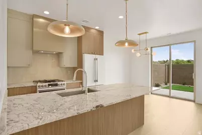990 N Manen St, Washington, UT 84780 - Photo 4