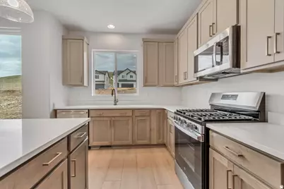 6739 S Quarter Creek Dr #250, West Jordan, UT 84081 - Photo 8